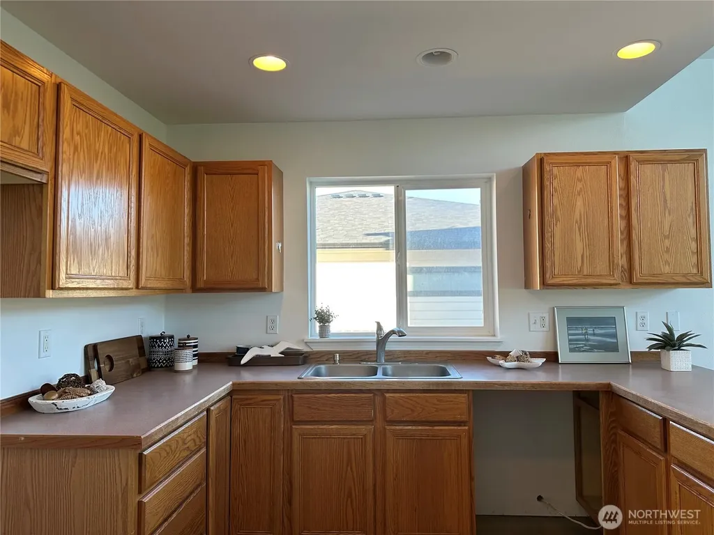 570 Canal Drive NE Ocean Shores WA 98569