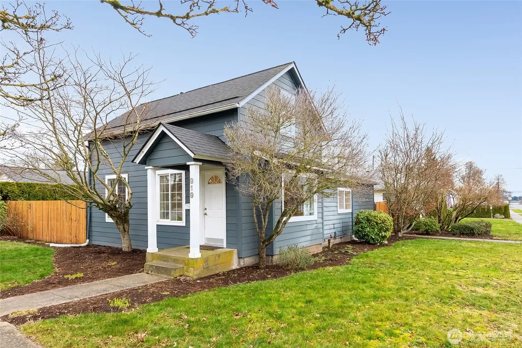 919 Liberty Street Lynden WA 98264