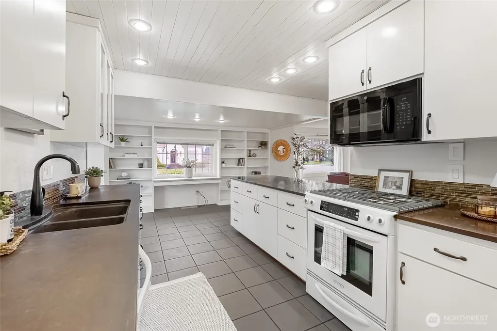 919 Liberty Street Lynden WA 98264
