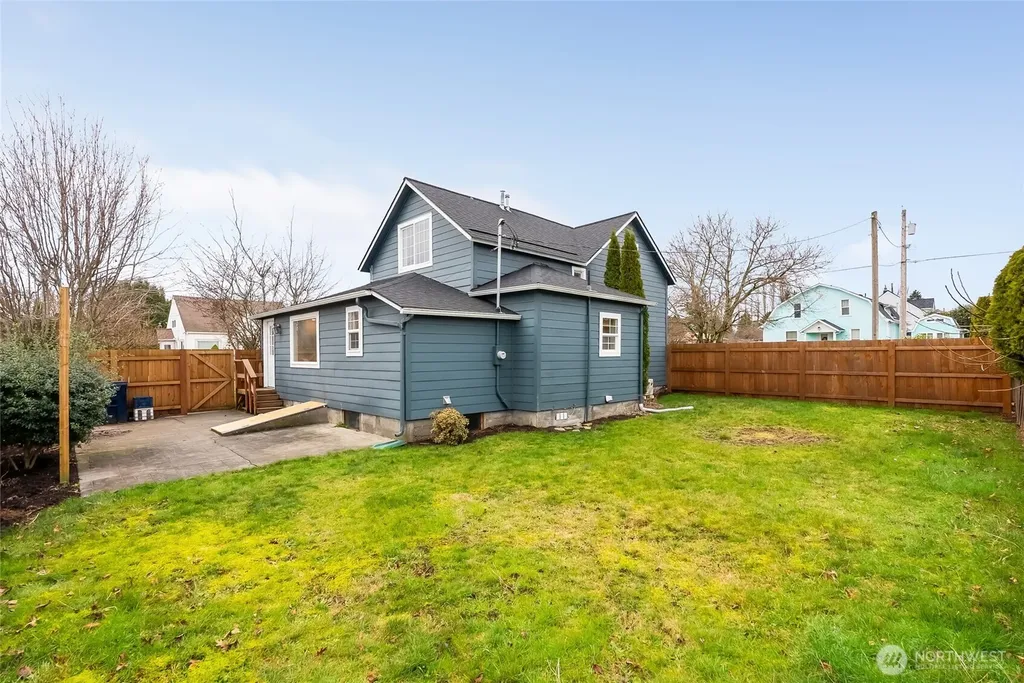 919 Liberty Street Lynden WA 98264