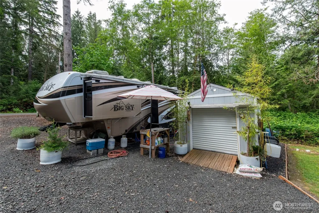 151 E Hillside Drive Belfair WA 98528