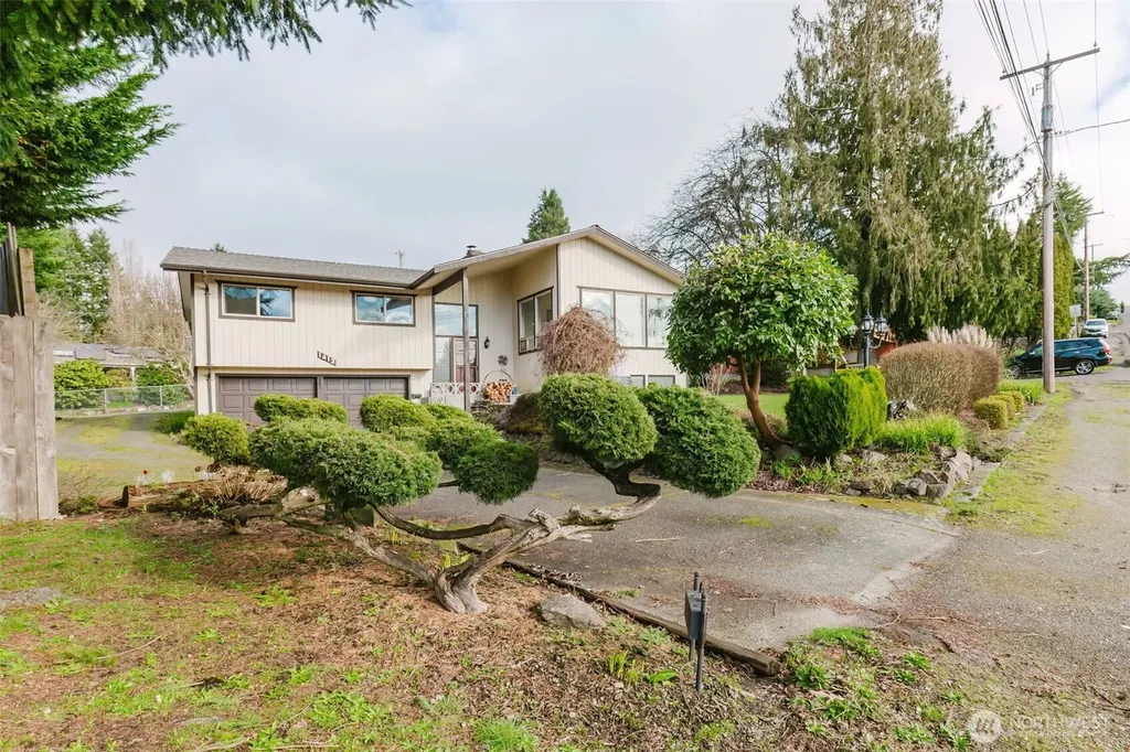 1412 Sheridan Road Bremerton WA 98310