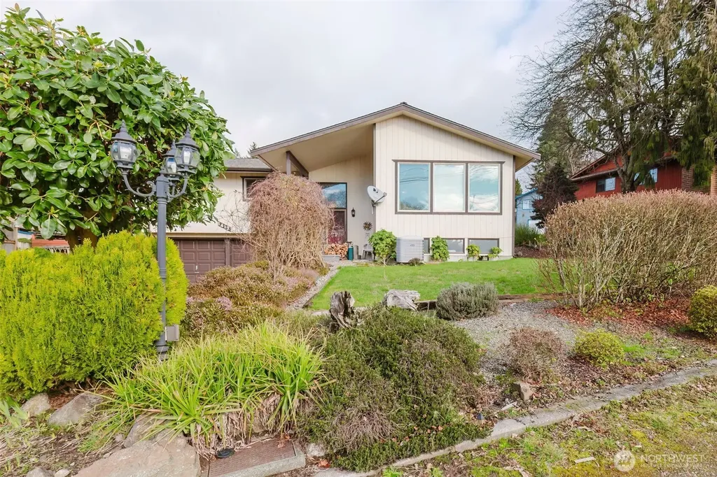 1412 Sheridan Road Bremerton WA 98310