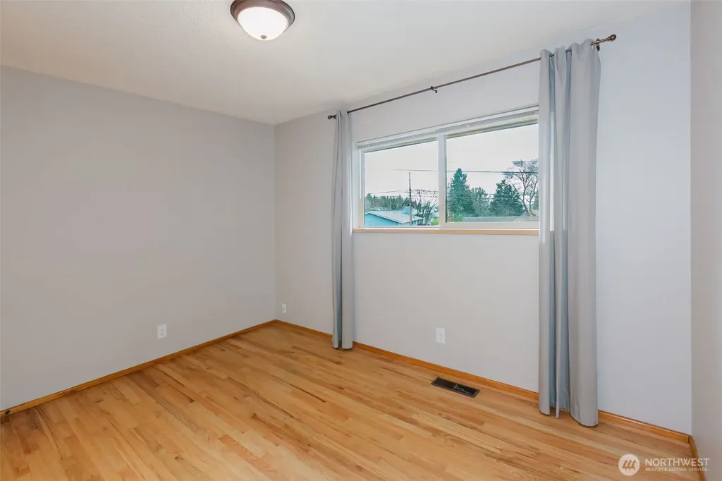 1412 Sheridan Road Bremerton WA 98310
