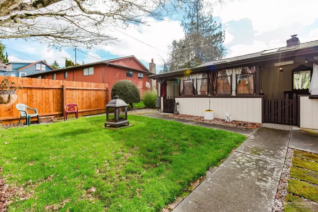 1412 Sheridan Road Bremerton WA 98310