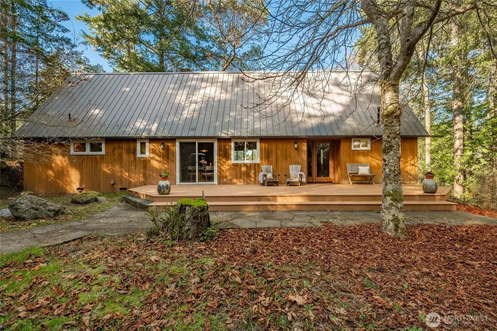 1014 Ben Nevis Loop Shaw Island WA 98286