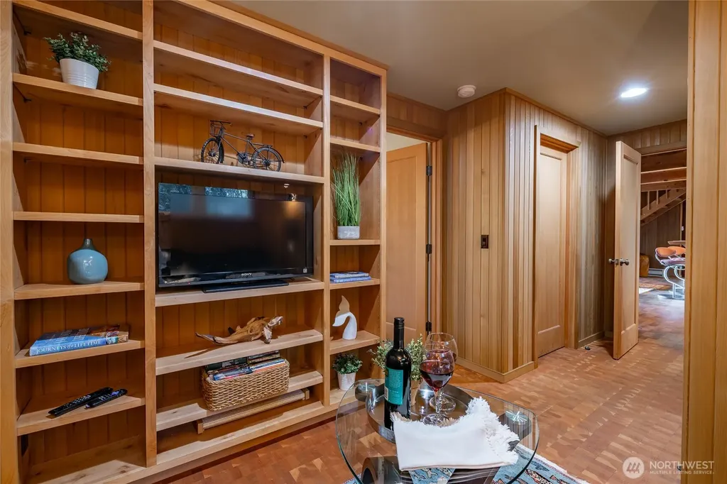 1014 Ben Nevis Loop Shaw Island WA 98286