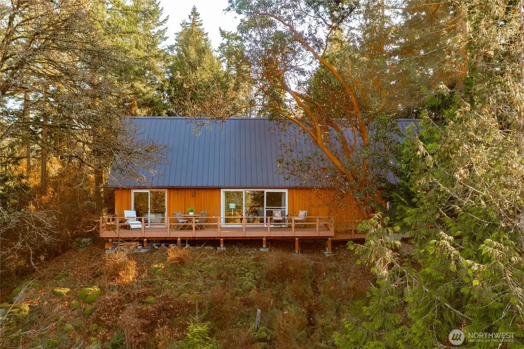 1014 Ben Nevis Loop Shaw Island WA 98286
