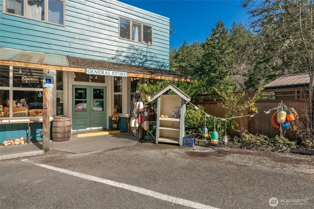 1014 Ben Nevis Loop Shaw Island WA 98286