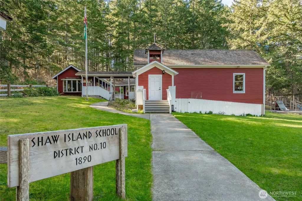 1014 Ben Nevis Loop Shaw Island WA 98286