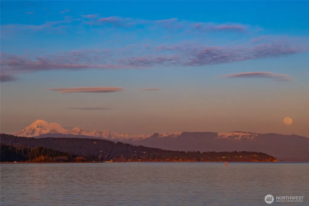 1014 Ben Nevis Loop Shaw Island WA 98286