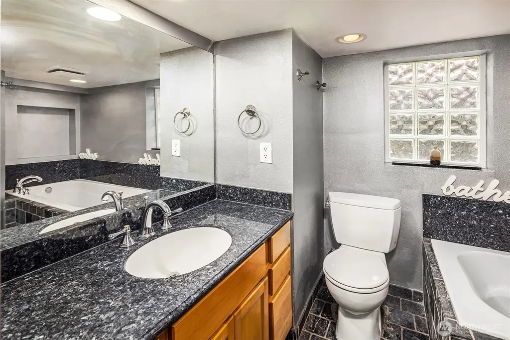 2614 E Pike Street Seattle WA 98122