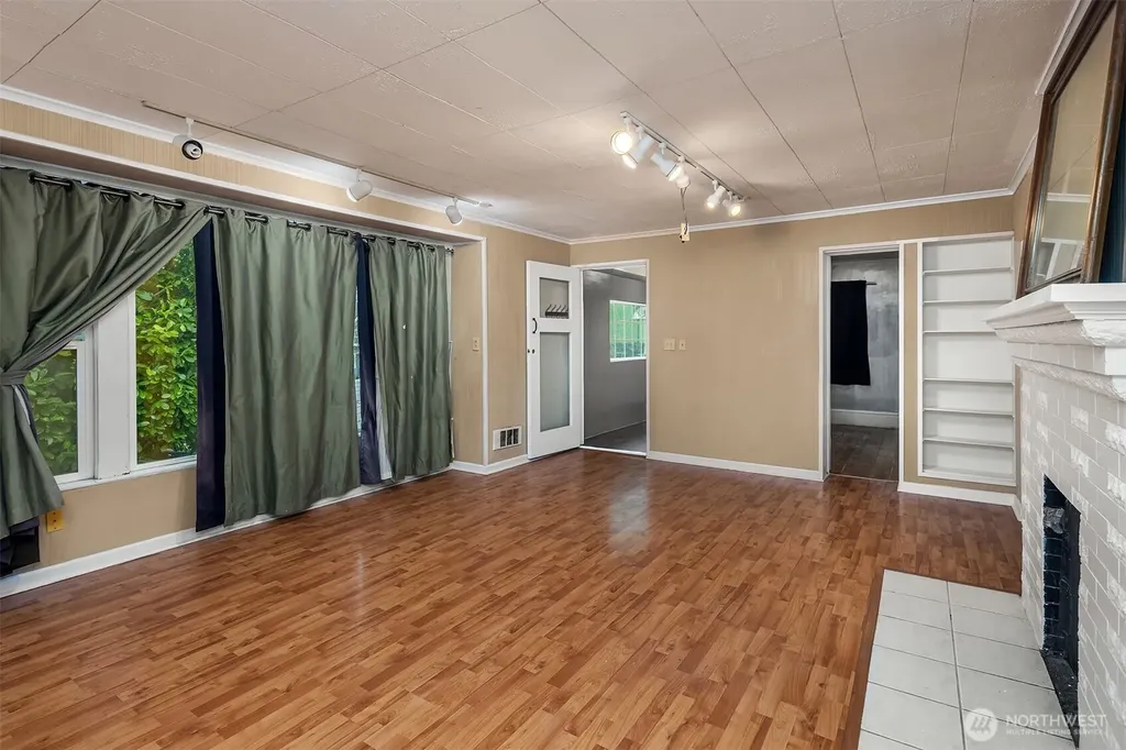2614 E Pike Street Seattle WA 98122