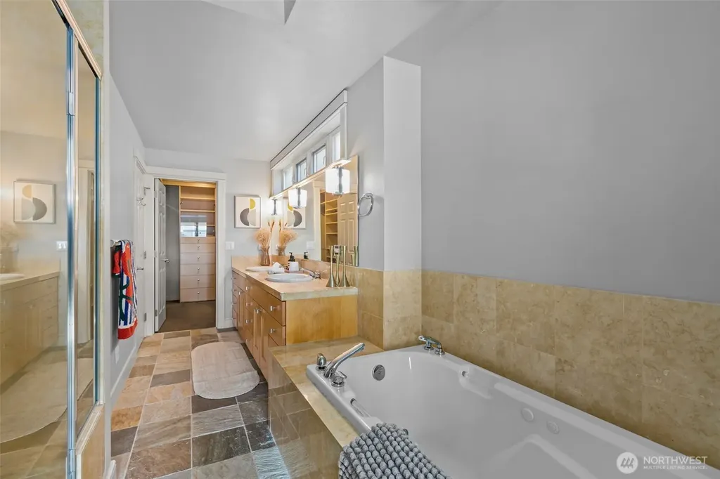 116 Aloha Street Seattle WA 98109