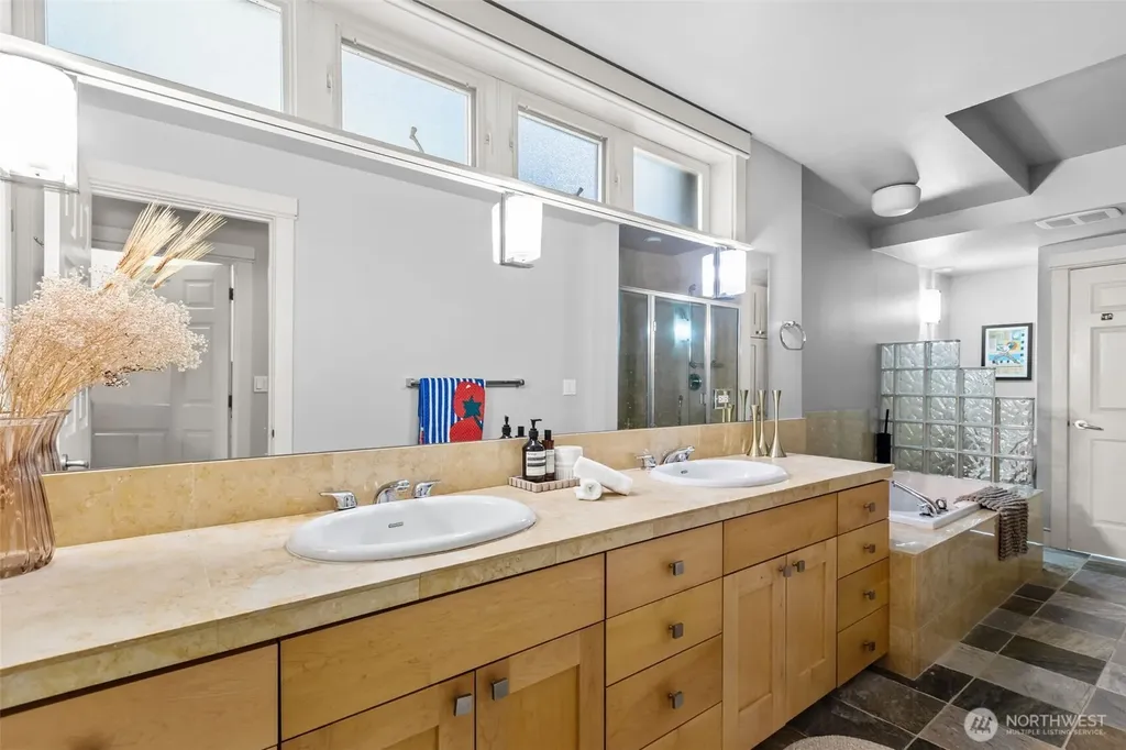 116 Aloha Street Seattle WA 98109