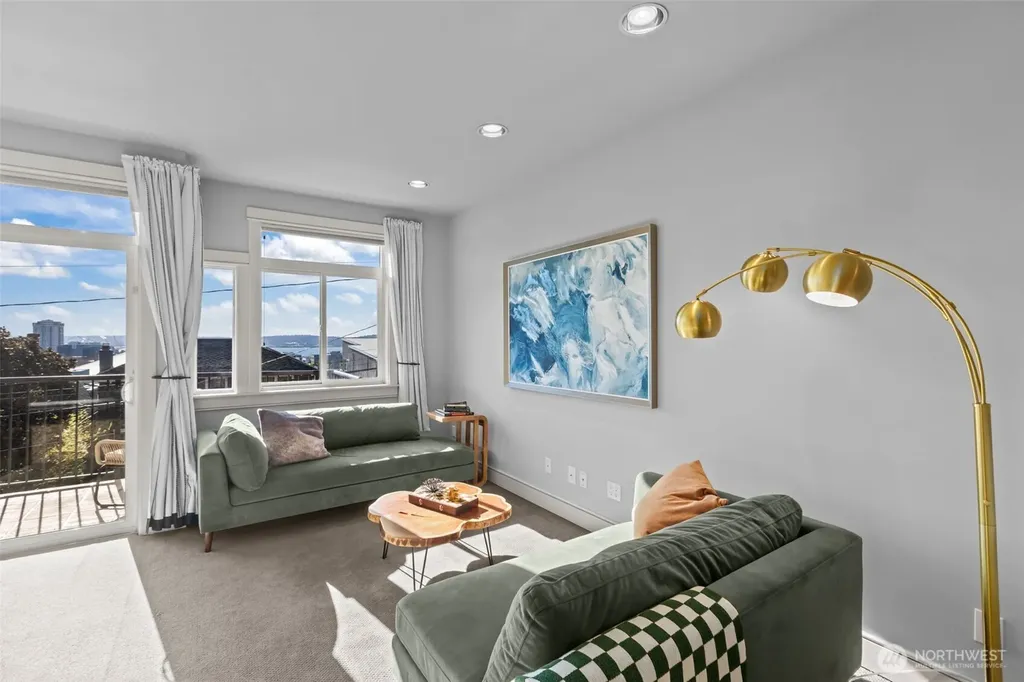 116 Aloha Street Seattle WA 98109
