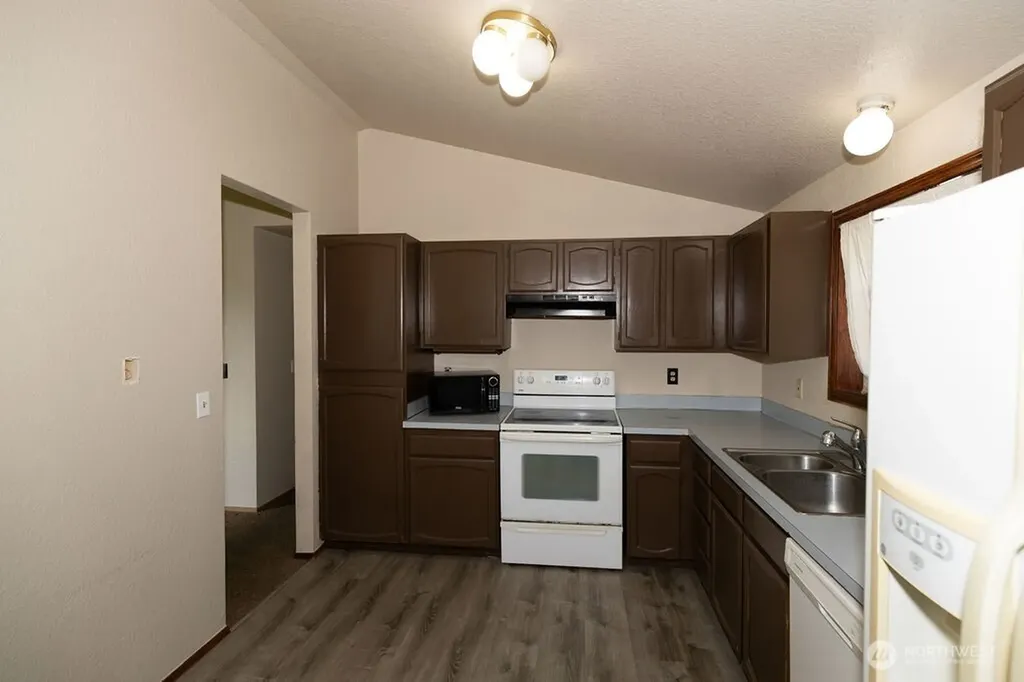 10210 C Street E Tacoma WA 98445