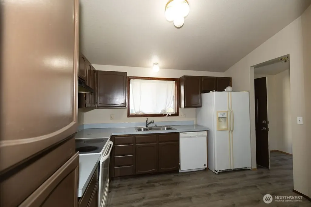 10210 C Street E Tacoma WA 98445