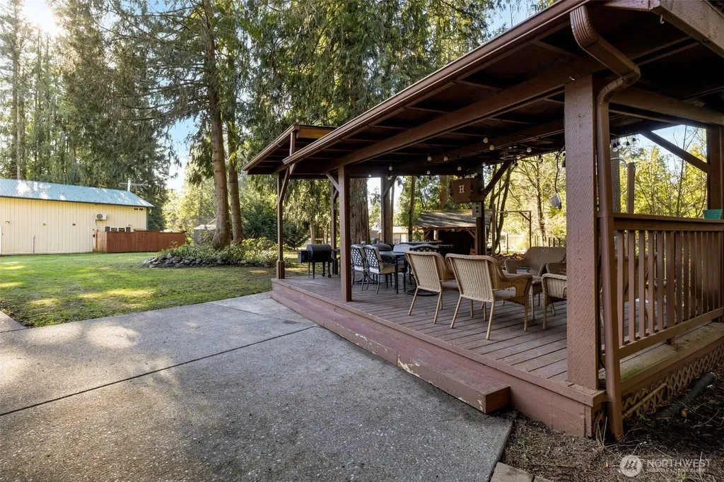37905 250th Avenue SE Enumclaw WA 98022