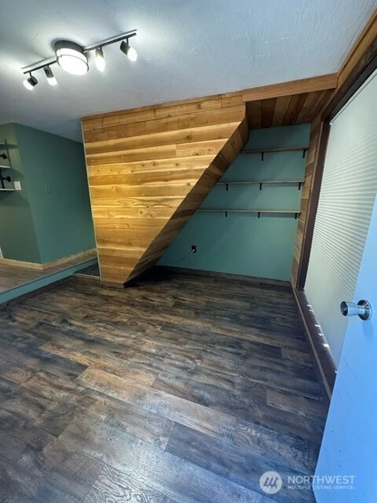 37905 250th Avenue SE Enumclaw WA 98022