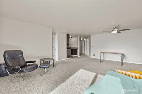 9815 Holly Drive Everett WA 98204