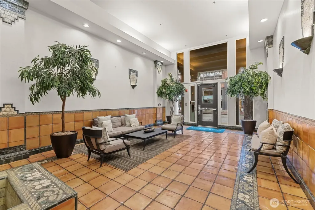 526 1st Avenue S Seattle WA 98104