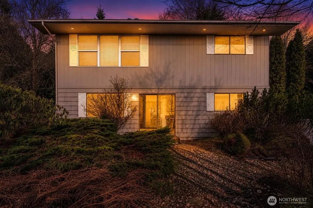 209 W Chenault Avenue Hoquiam WA 98550