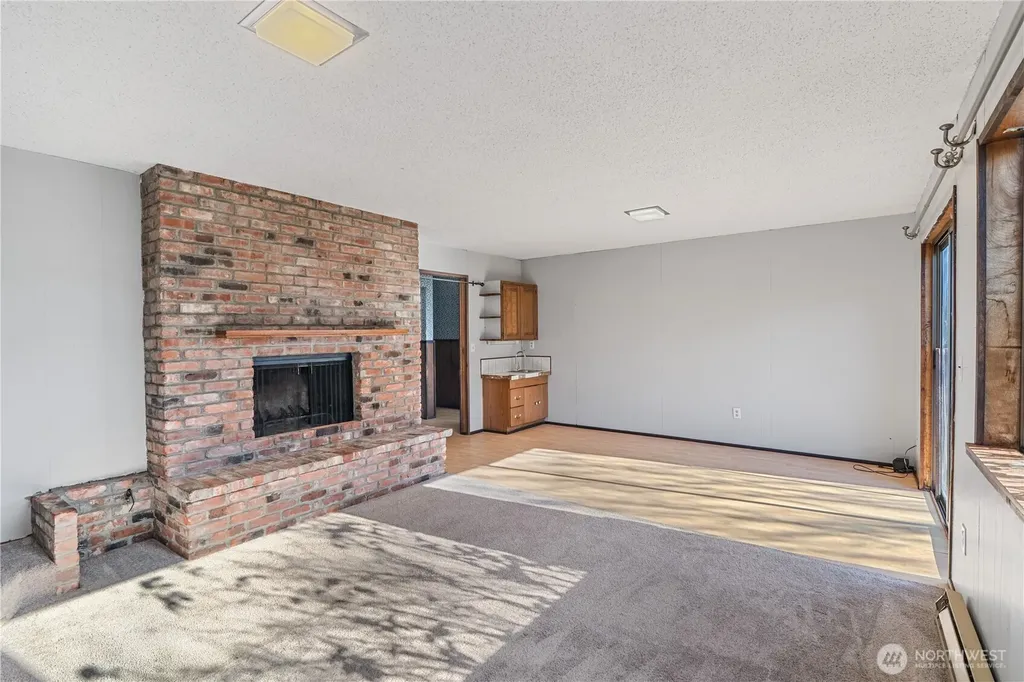 209 W Chenault Avenue Hoquiam WA 98550