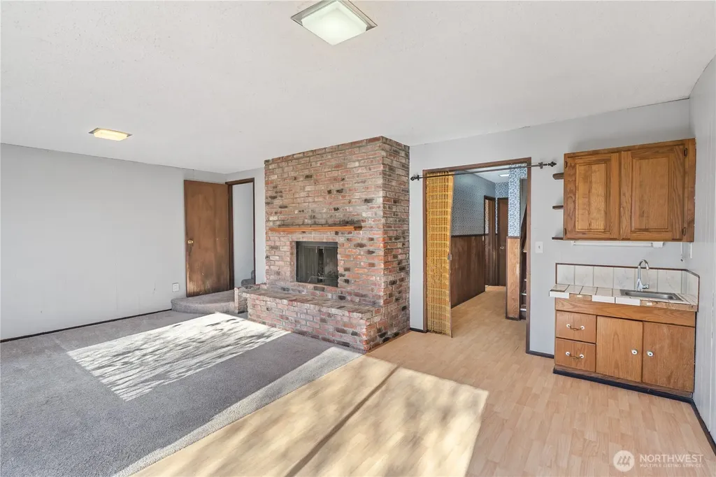 209 W Chenault Avenue Hoquiam WA 98550