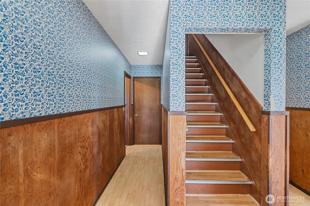 209 W Chenault Avenue Hoquiam WA 98550