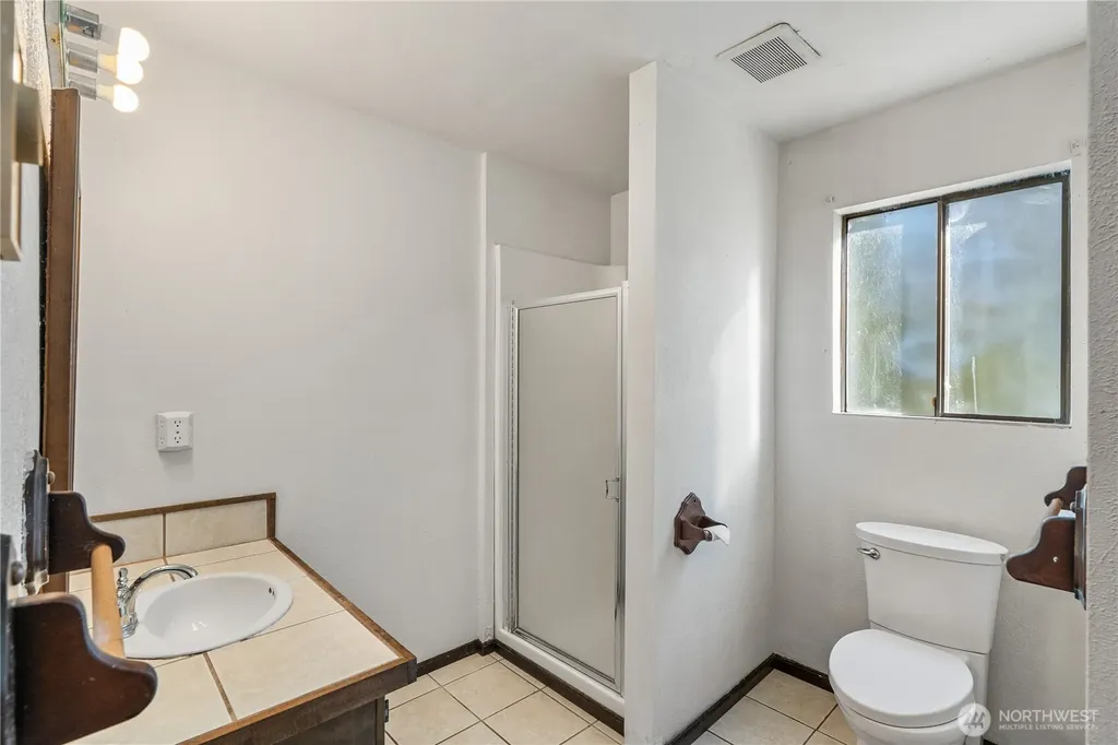209 W Chenault Avenue Hoquiam WA 98550