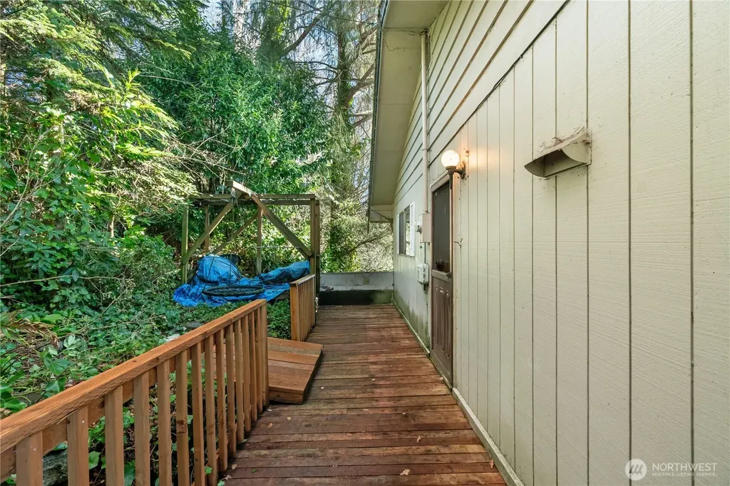 209 W Chenault Avenue Hoquiam WA 98550