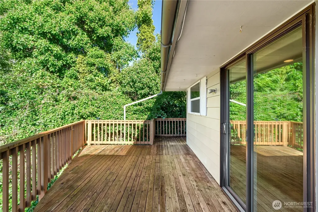 209 W Chenault Avenue Hoquiam WA 98550