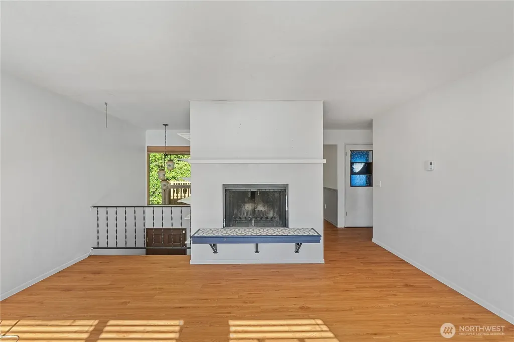 209 W Chenault Avenue Hoquiam WA 98550
