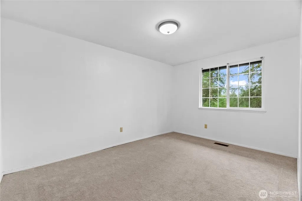 9911 Berkshire Loop SE Olympia WA 98513