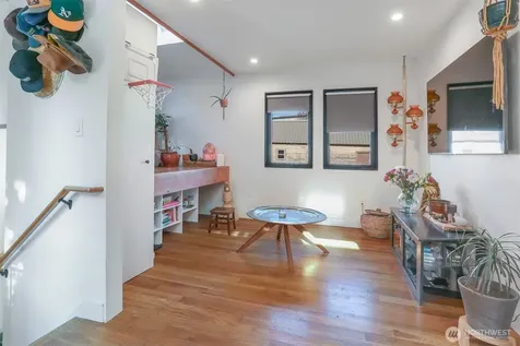 3868 16th Avenue SW Seattle WA 98106