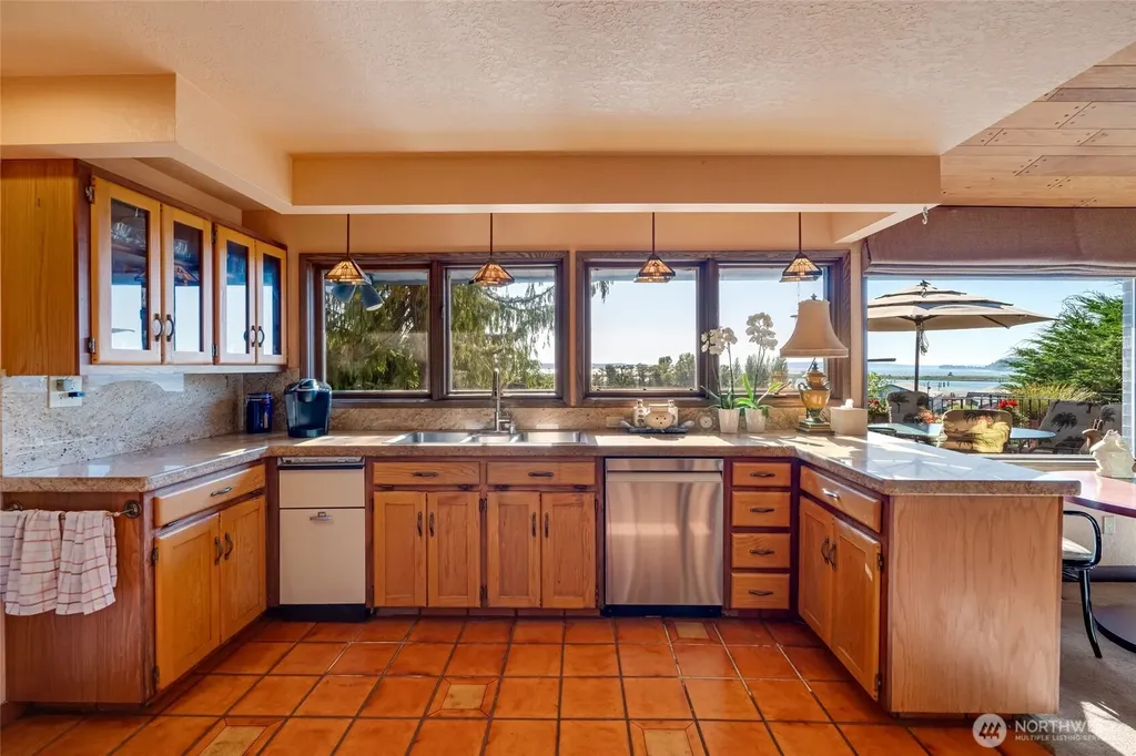 416 Alverson Boulevard Everett WA 98201