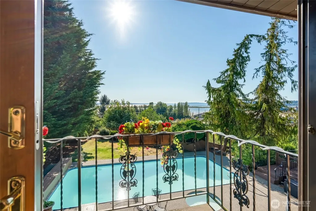 416 Alverson Boulevard Everett WA 98201