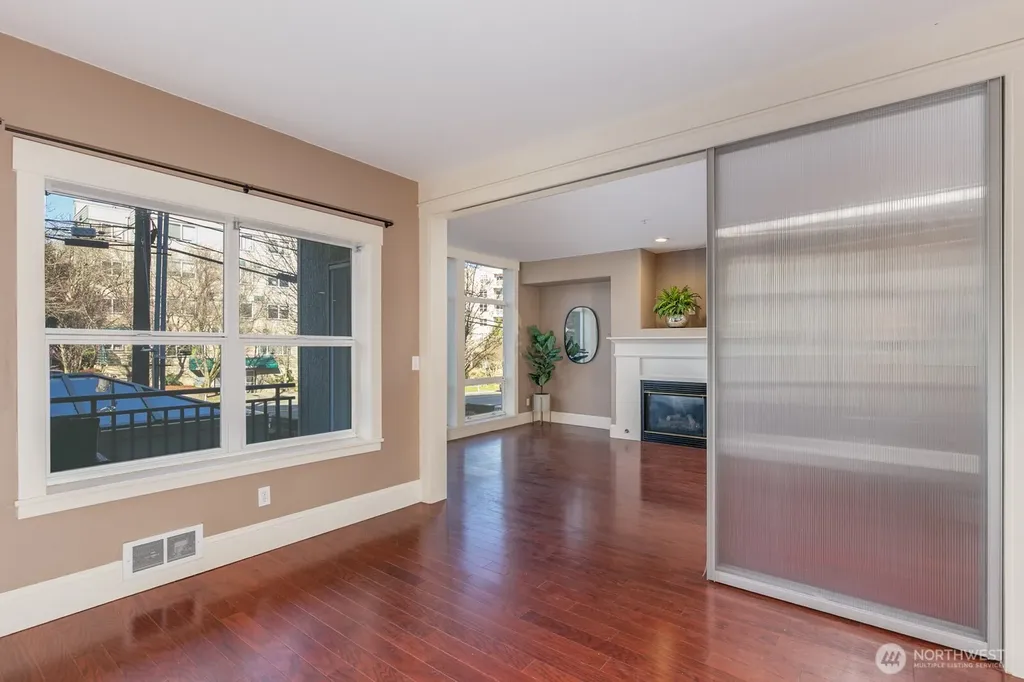 3221 SW Avalon Way Seattle WA 98126