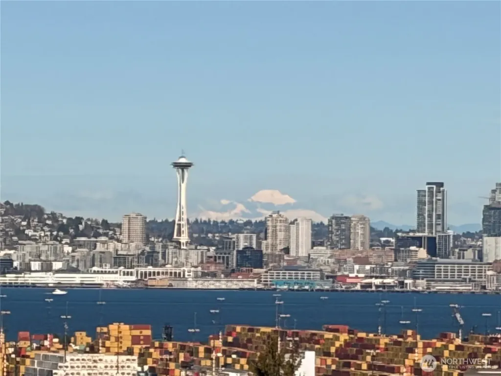 3221 SW Avalon Way Seattle WA 98126