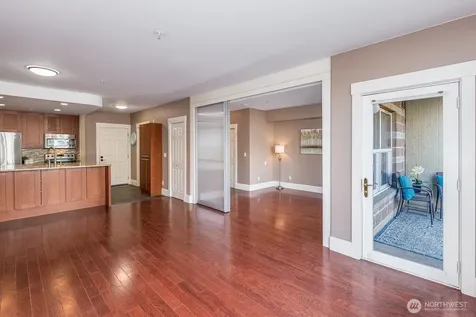 3221 SW Avalon Way Seattle WA 98126