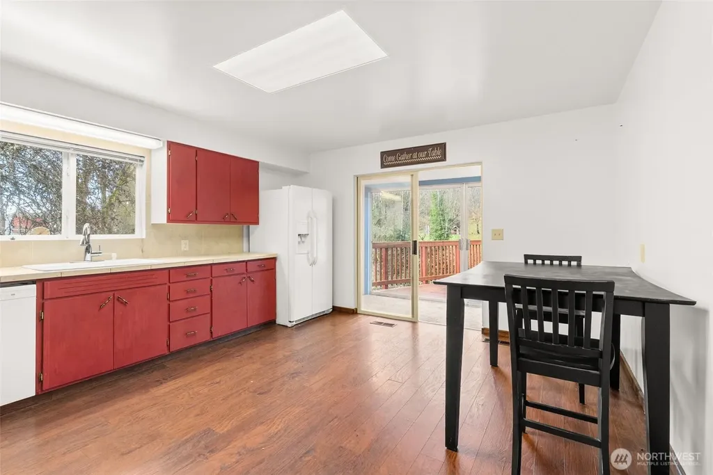418 SW Canyon Loop Winlock WA 98596