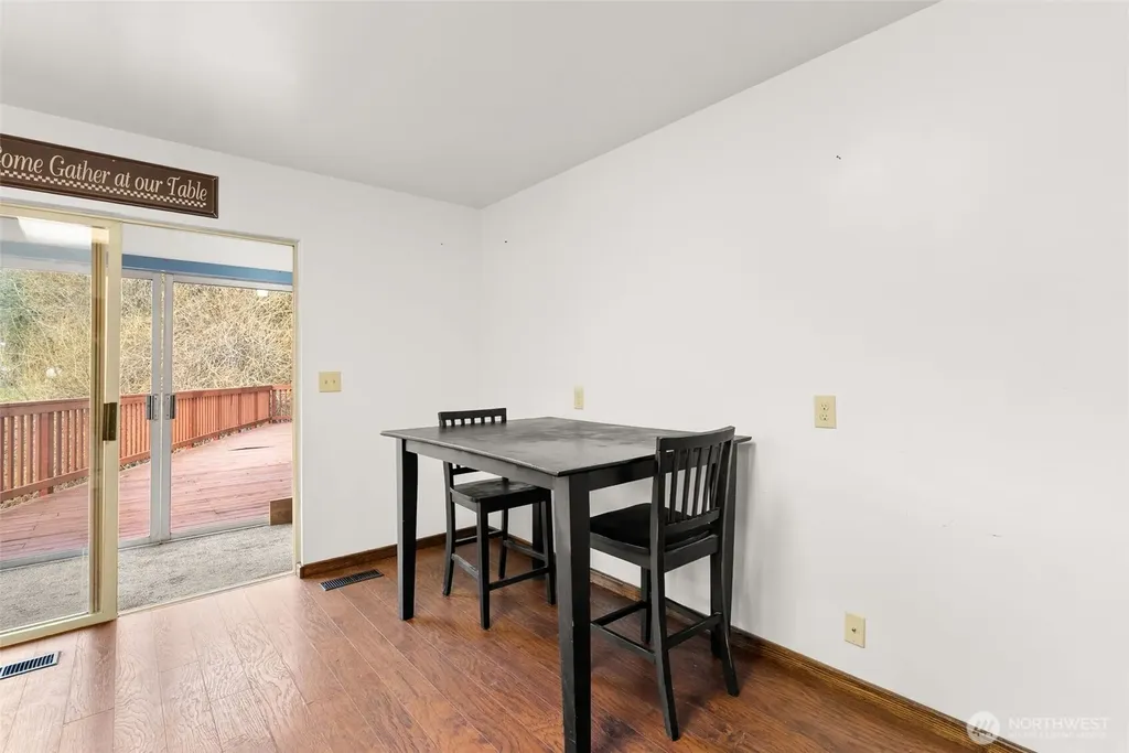 418 SW Canyon Loop Winlock WA 98596