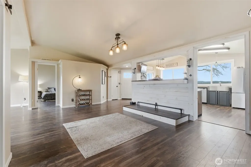 240 Rakoz Road Toledo WA 98591