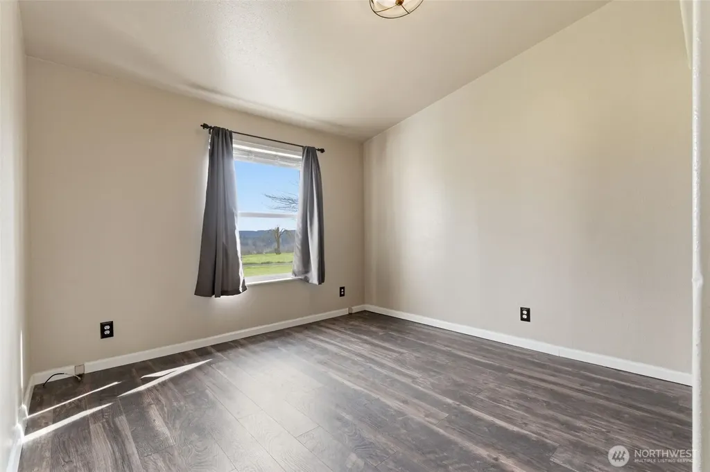 240 Rakoz Road Toledo WA 98591