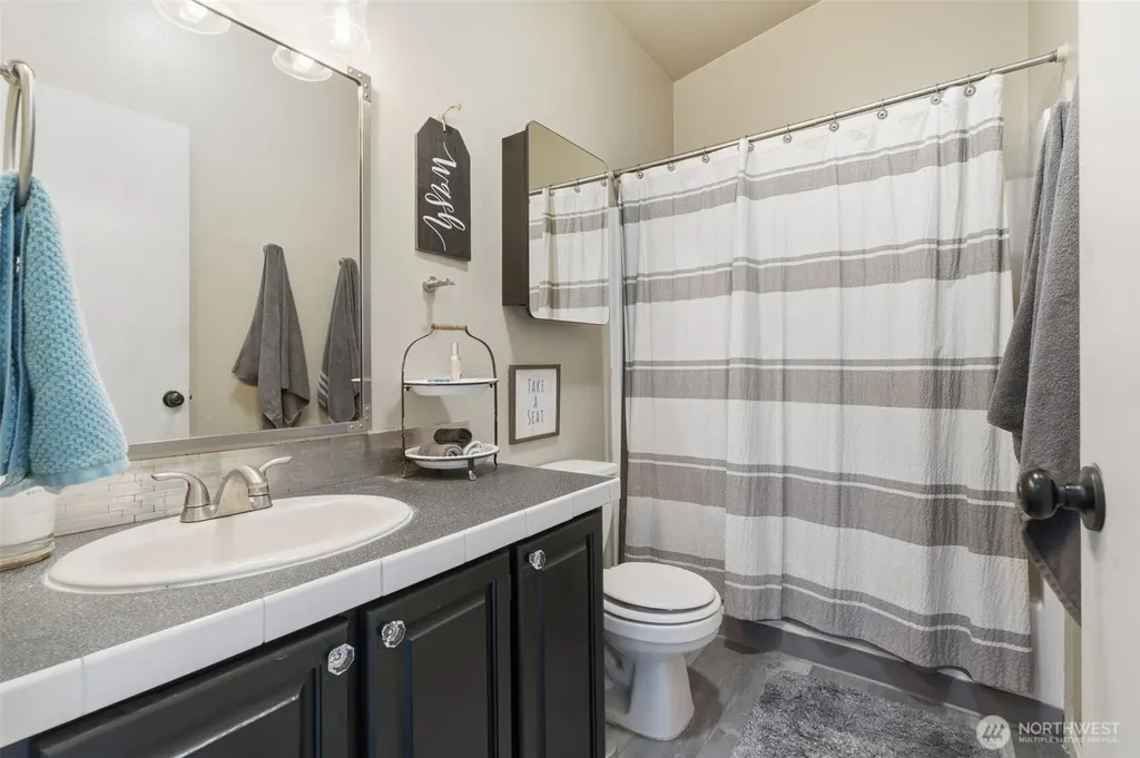 240 Rakoz Road Toledo WA 98591