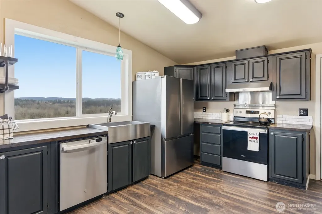 240 Rakoz Road Toledo WA 98591