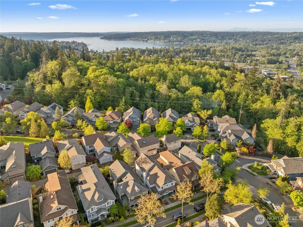 2127 NW Far Country Lane Issaquah WA 98027