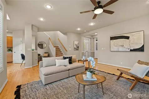 2127 NW Far Country Lane Issaquah WA 98027