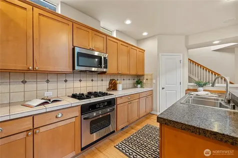 2127 NW Far Country Lane Issaquah WA 98027